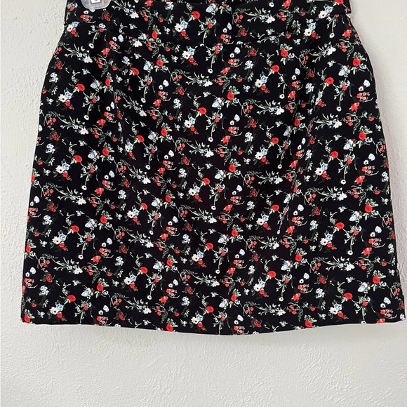 Aritzia Skirt - Picture 4 of 10